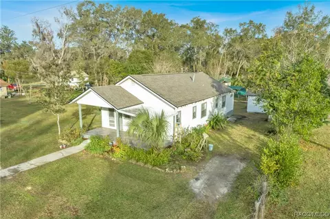 Exterior - 226 NE 3rd Ave, Williston, FL 32696 photo 3 of 10