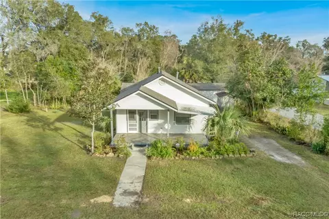 Exterior - 226 NE 3rd Ave, Williston, FL 32696 photo 2 of 10