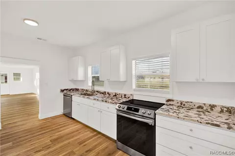 Kitchen - 226 NE 3rd Ave, Williston, FL 32696 photo 3 of 4