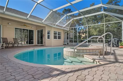 Exterior - 117 E Liberty St, Hernando, FL 34442 photo 4 of 11