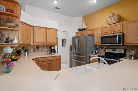 Kitchen - 117 E Liberty St, Hernando, FL 34442 photo 3 of 4