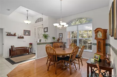 Dining - 117 E Liberty St, Hernando, FL 34442 photo 1 of 2