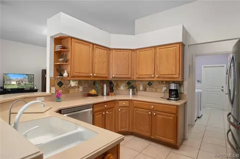 Kitchen - 117 E Liberty St, Hernando, FL 34442 photo 4 of 4