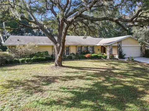 830 N Mcgowan Ave, Crystal River, FL 34429