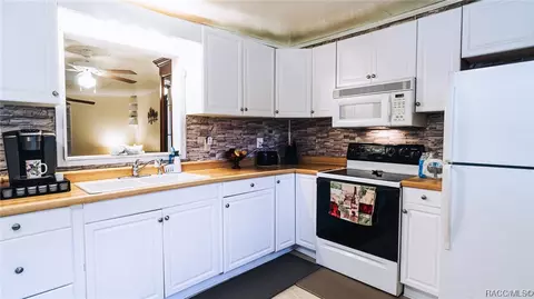Kitchen - 4838 E Harvard Dr, Hernando, FL 34442 photo 1 of 2