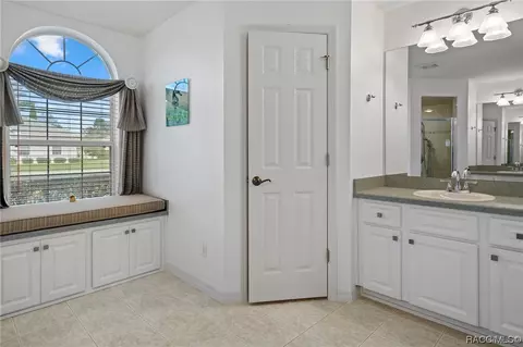 Bath - 3944 E Lake Bellamy Ln, Hernando, FL 34442 photo 4 of 5