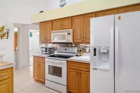 Kitchen - 3944 E Lake Bellamy Ln, Hernando, FL 34442 photo 4 of 4