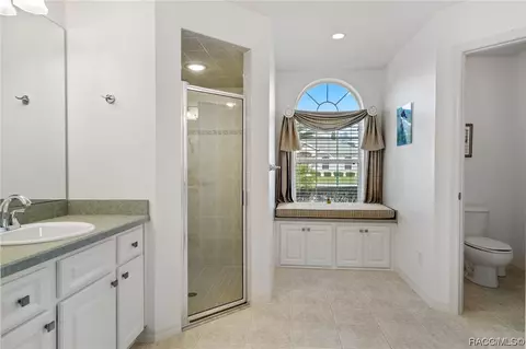 Bath - 3944 E Lake Bellamy Ln, Hernando, FL 34442 photo 2 of 5
