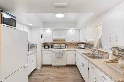 335 N Cornish Pt, Lecanto, FL 34461 photo 11
