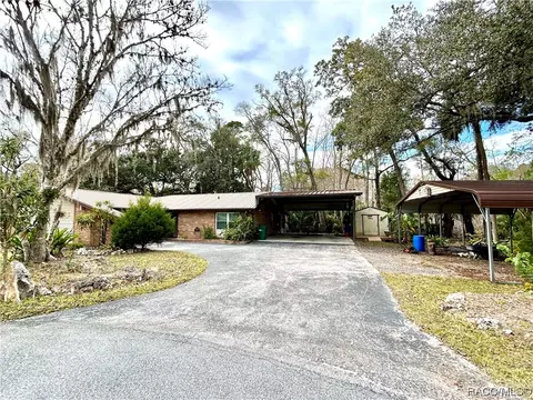 4240 N Concord Dr, Crystal River, FL 34428