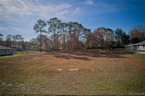 2248 E Newhaven St, Inverness, FL 34453