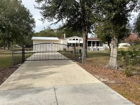 2806 S Pine Ridge Ave, Homosassa, FL 34448