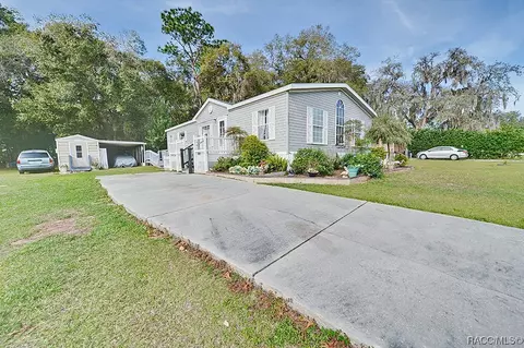 5098 S Castlelake Ave, Floral City, FL 34436