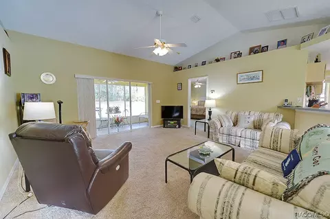 934 W Homeway Loop, Citrus Springs, FL 34434 photo 6