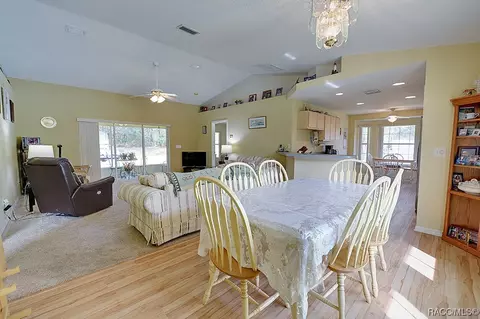 934 W Homeway Loop, Citrus Springs, FL 34434 photo 9