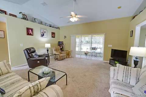 934 W Homeway Loop, Citrus Springs, FL 34434 photo 5