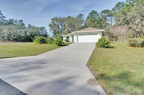 934 W Homeway Loop, Citrus Springs, FL 34434 photo 2