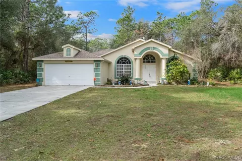 2388 S Bascombe Ave, Homosassa, FL 34448