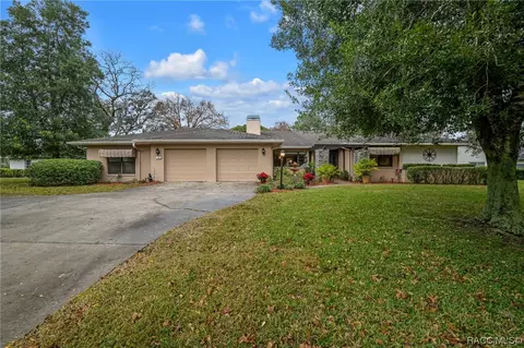 150 Pine St, Homosassa, FL 34446