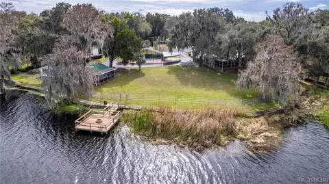 6935 W Riverbend Rd, Dunnellon, FL 34433