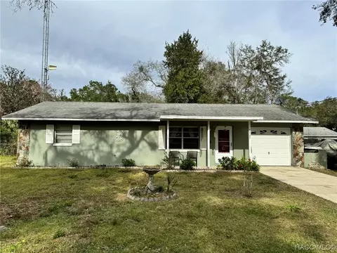 9737 W Sandra St, Crystal River, FL 34428