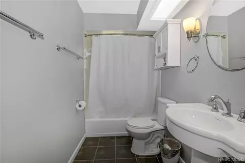 Bath - 2186 N Fatima Ave, Hernando, FL 34442 photo 3 of 5