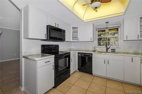 Kitchen - 2186 N Fatima Ave, Hernando, FL 34442 photo 6 of 7