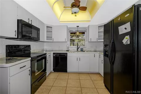 Kitchen - 2186 N Fatima Ave, Hernando, FL 34442 photo 5 of 7
