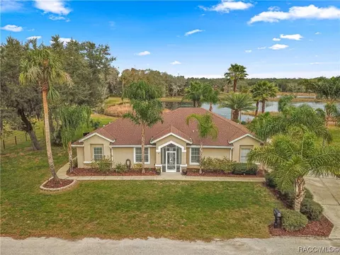 8927 E Island Dr, Inverness, FL 34450
