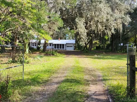 935 S Brisson Ter, Inverness, FL 34450