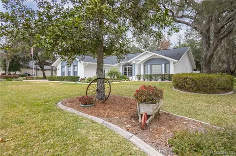 425 E Lancaster St, Lecanto, FL 34461