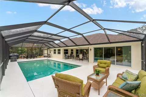 303 W Liberty St, Hernando, FL 34442 photo 2