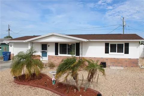 3917 Cherrywood Dr, Holiday, FL 34691