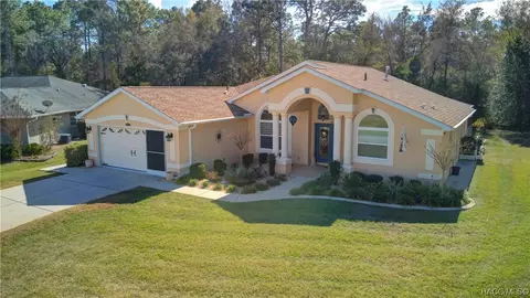16 Hemlock Ct S, Homosassa, FL 34446