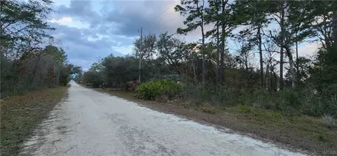 6673 W Merrivale Ln, Homosassa, FL 34446