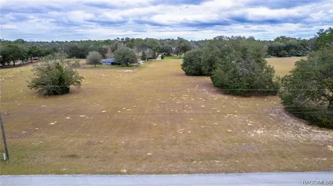 731 E Connecticut Ln, Hernando, FL 34442 photo 3