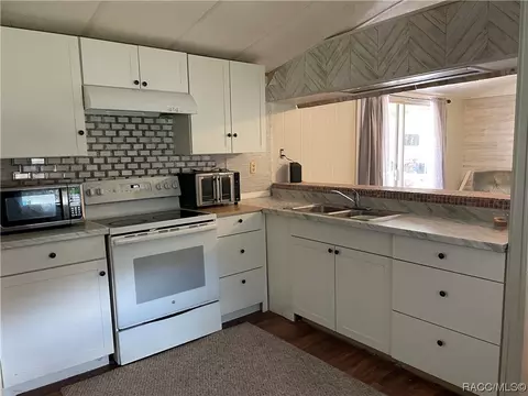 11323 N Clamdigger Ter, Inglis, FL 34449 photo 6