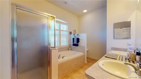 Bath - 2865 N Folkestone Loop, Hernando, FL 34442 photo 1 of 2