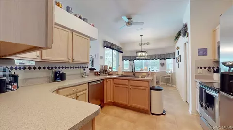 Kitchen - 2865 N Folkestone Loop, Hernando, FL 34442 photo 4 of 6