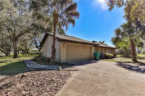 Exterior - 250 E Hartford St, Hernando, FL 34442 photo 3 of 9