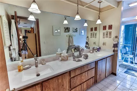 Bath - 250 E Hartford St, Hernando, FL 34442 photo 1 of 4