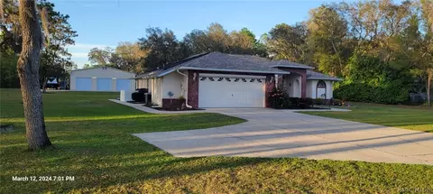 483 E Lancaster St, Lecanto, FL 34461