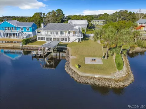 12424 W Standish Dr, Homosassa, FL 34448