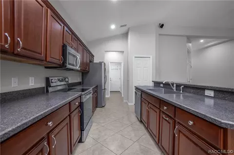 Kitchen - 1784 W Laurel Glen Path, Hernando, FL 34442 photo 3 of 5