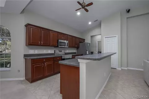 Kitchen - 1784 W Laurel Glen Path, Hernando, FL 34442 photo 4 of 5