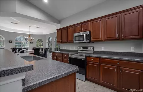 Kitchen - 1784 W Laurel Glen Path, Hernando, FL 34442 photo 2 of 5