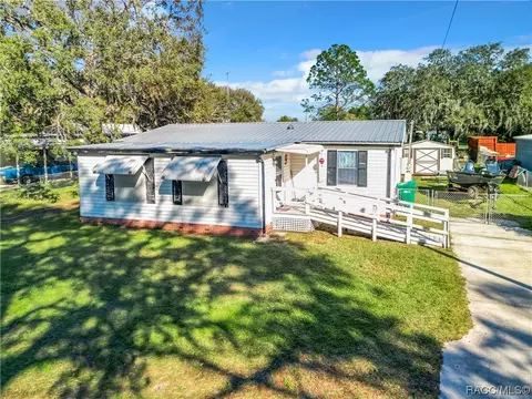 825 N Maynard Ave, Lecanto, FL 34461 photo 2