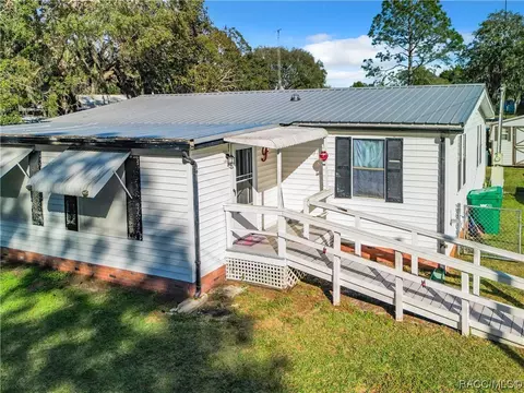 825 N Maynard Ave, Lecanto, FL 34461