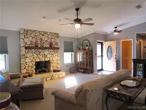 Living - 3210 SE 25th Ave, Ocala, FL 34471 photo 6 of 7