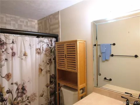 Bath - 3210 SE 25th Ave, Ocala, FL 34471 photo 1 of 3
